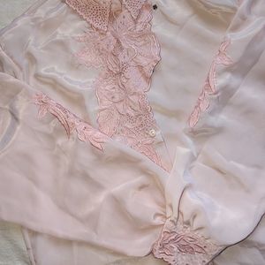 VINTAGE PINK FLORAL CROCHET DESIGN BUTTON UP BLOUSE